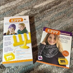Zippy Loom Knitting Set and Book